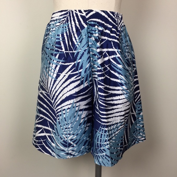 Vintage Hawaiian Bermuda Shorts - Picture 2 of 6